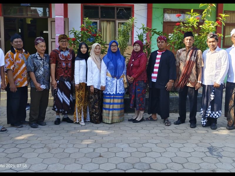 UPACARA MEMPERINGATI HARI PENDIDIKAN NASIONAL SD NEGERI 3 BUNGATAN