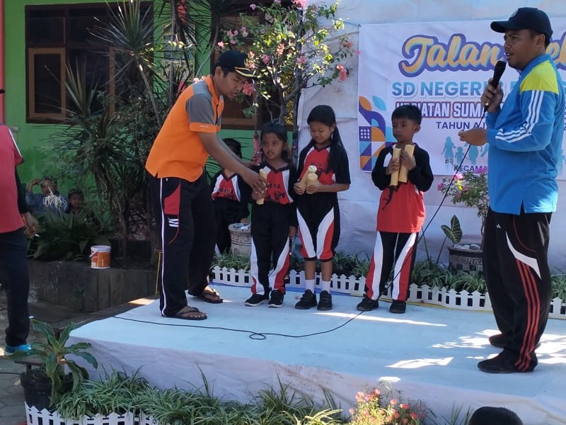 KEGIATAN JALAN SEHAT PASCA UJIAN KENAIKAN KELAS DI SD NEGERI 3 BUNGATAN